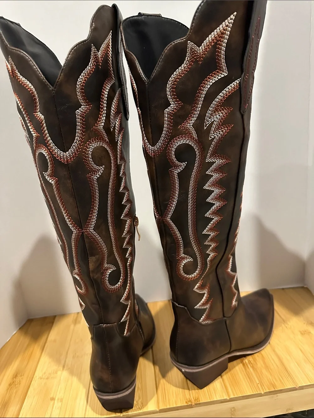 502HE - Women's Tall Brown Western Cowboy Boots with Decorative Stitching